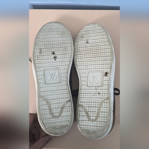 Louis Vuitton Frontrow Sneaker - Picture 7 of 11